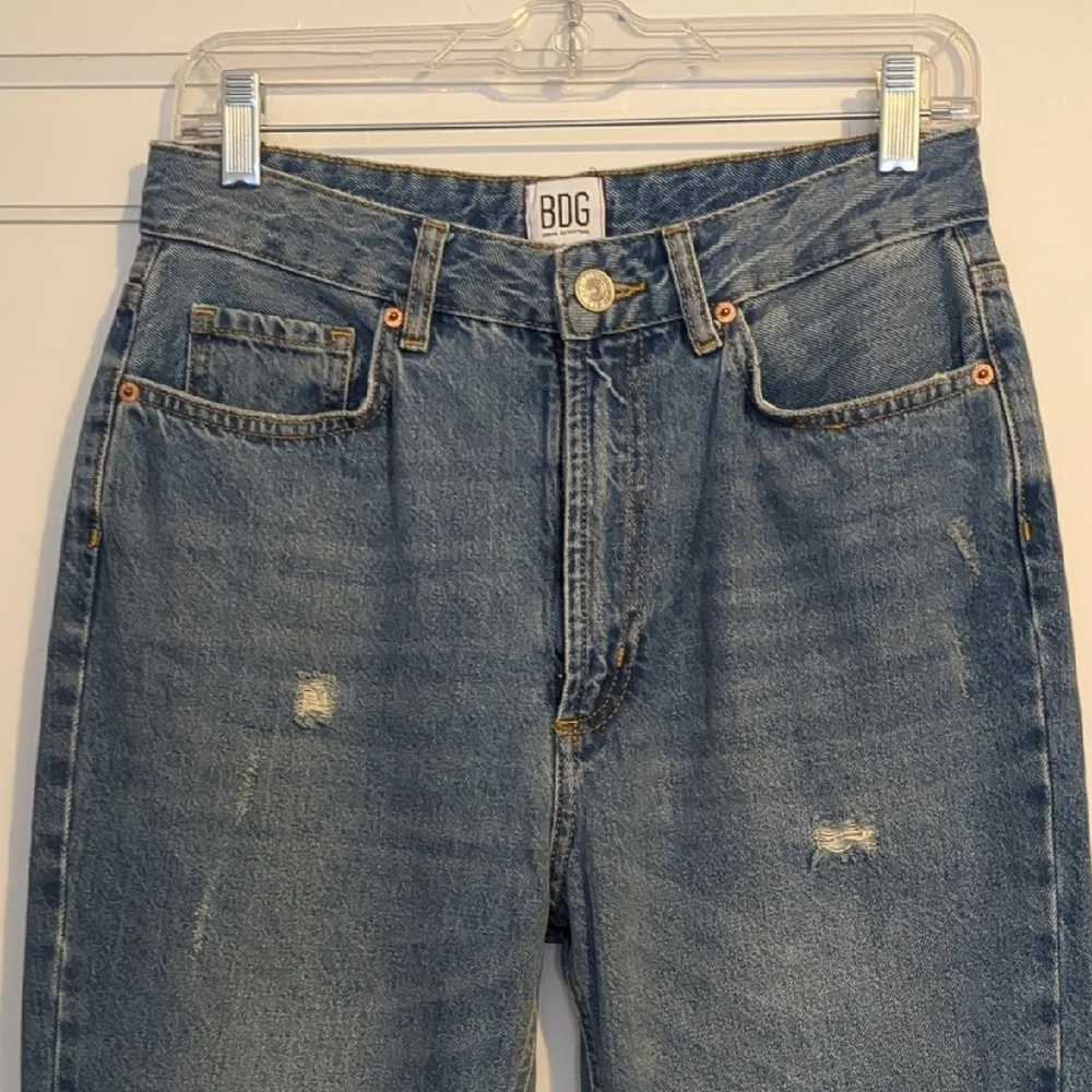 BDG Mom High Waist 27 Slim Straight Cotton Jeans